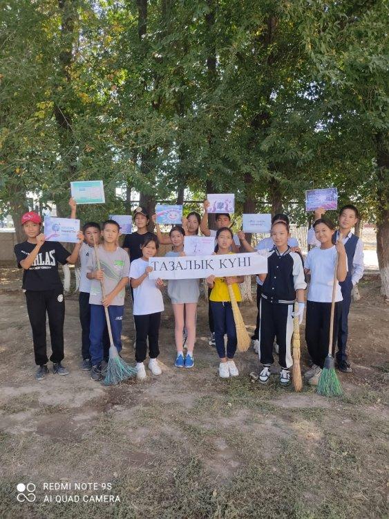 Берікқара орта мектебінде тәлімгер Есімова А. ұйымдастыруымен "World Cleanup day" дүниежүзілік тазалық күні акциясы өткізілді. Мектеп оқушылары өздеріне бекітілен мектеп ауласына тазарту жұмыстарын жүргізіп, ауланы қоқыстан тазартты.